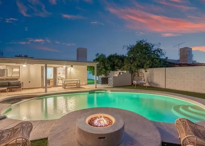 Heated Pool Mini Putt Large Backyard Oasis *