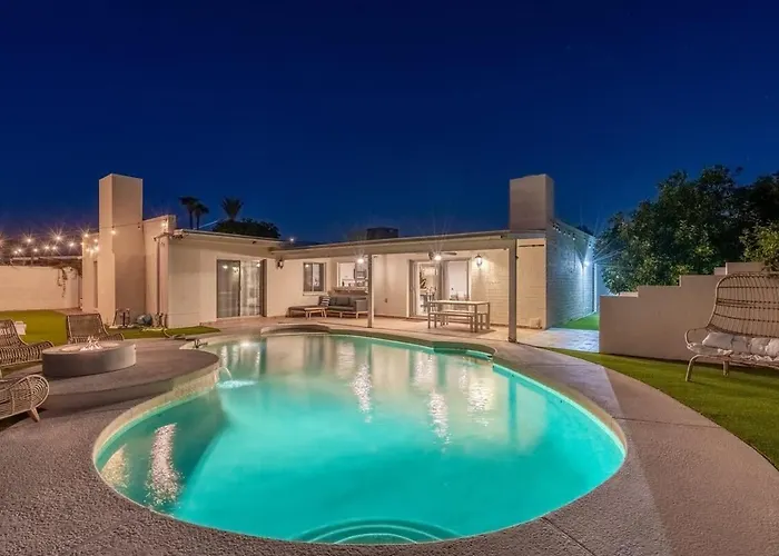 Heated Pool Mini Putt Large Backyard Oasis Holiday home