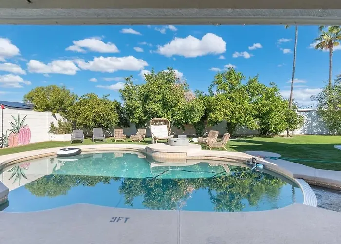 Heated Pool Mini Putt Large Backyard Oasis *