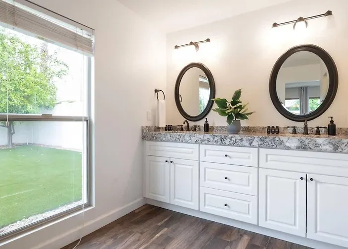 Heated Pool Mini Putt Large Backyard Oasis
